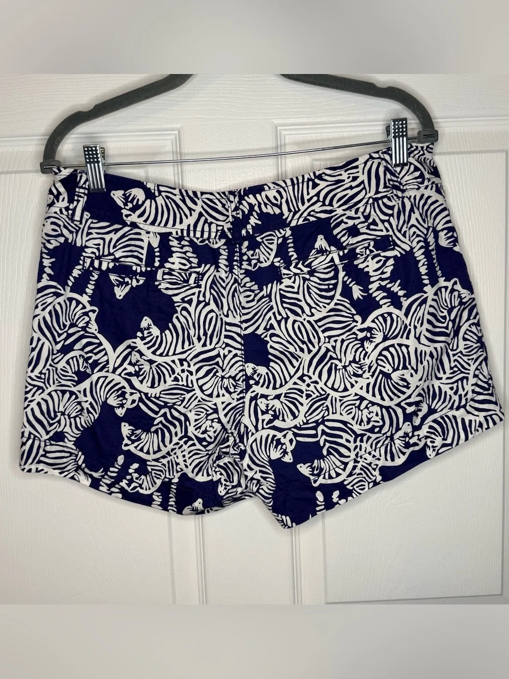 Lilly Pulitzer Navy & White Zebra-Print Callahan Short GUC Size 8 - Picture 2 of 8
